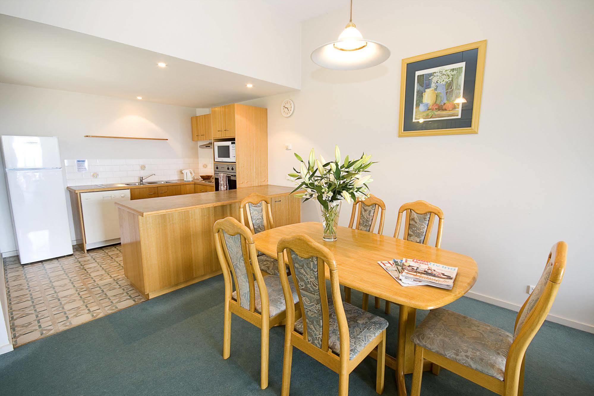Lorne Ocean Sun Apartments ภายนอก รูปภาพ
